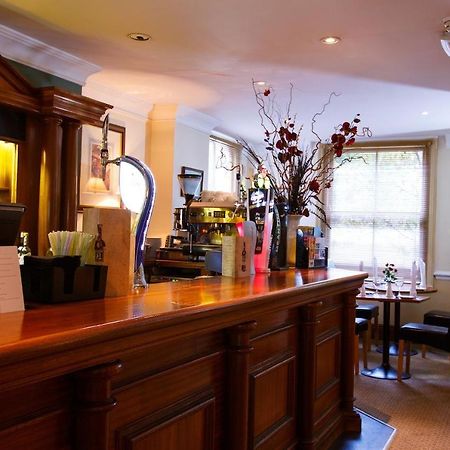 Kingston Lodge Hotel Kingston upon Thames  Eksteriør billede