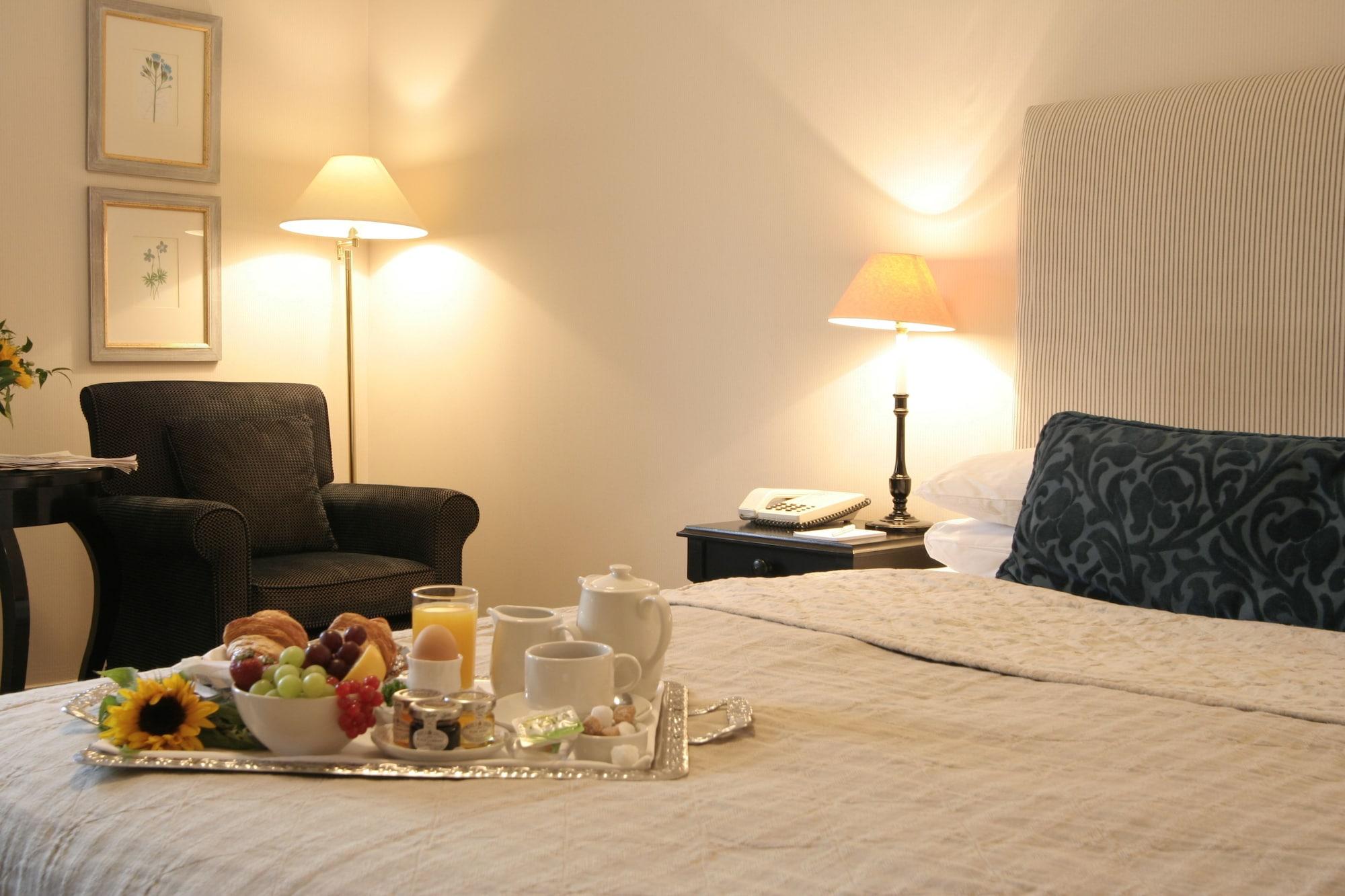 Kingston Lodge Hotel Kingston upon Thames  Eksteriør billede