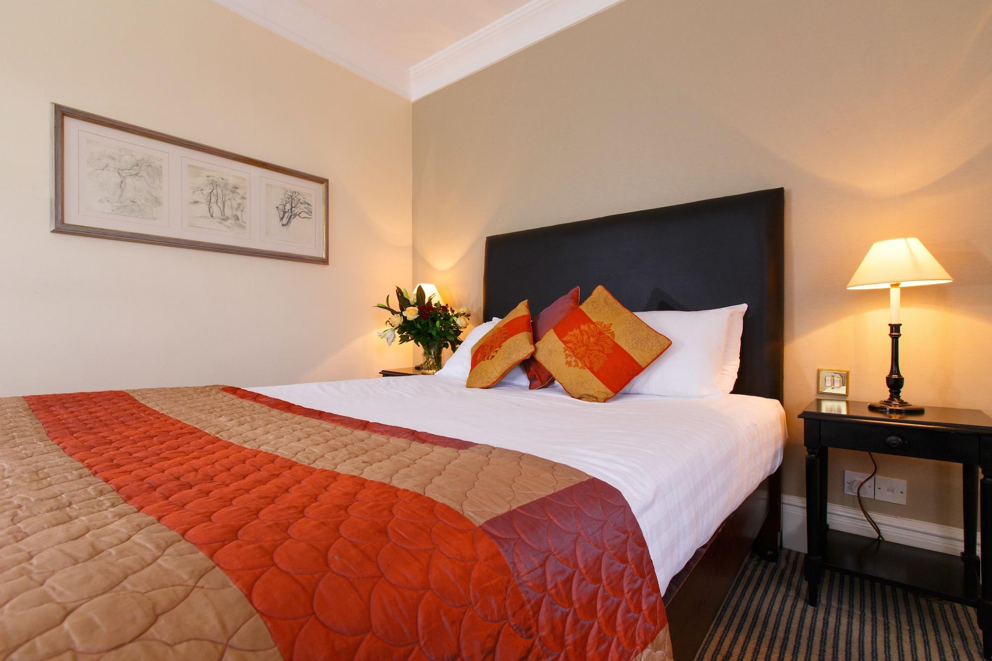 Kingston Lodge Hotel Kingston upon Thames  Eksteriør billede