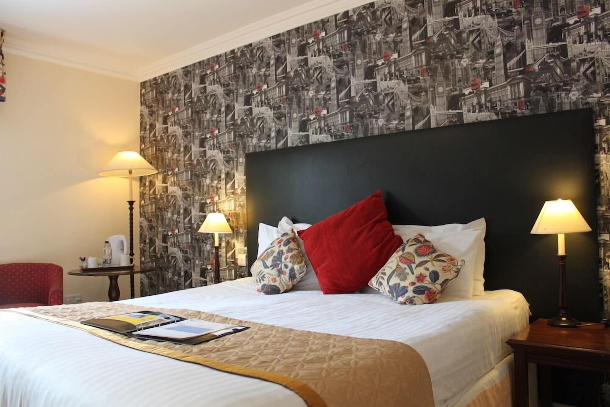 Kingston Lodge Hotel Kingston upon Thames  Eksteriør billede