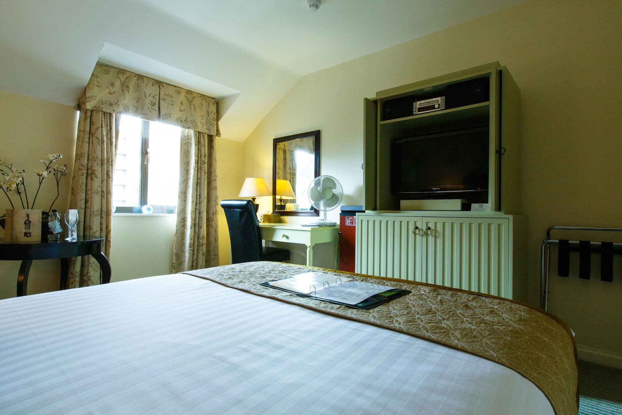 Kingston Lodge Hotel Kingston upon Thames  Eksteriør billede