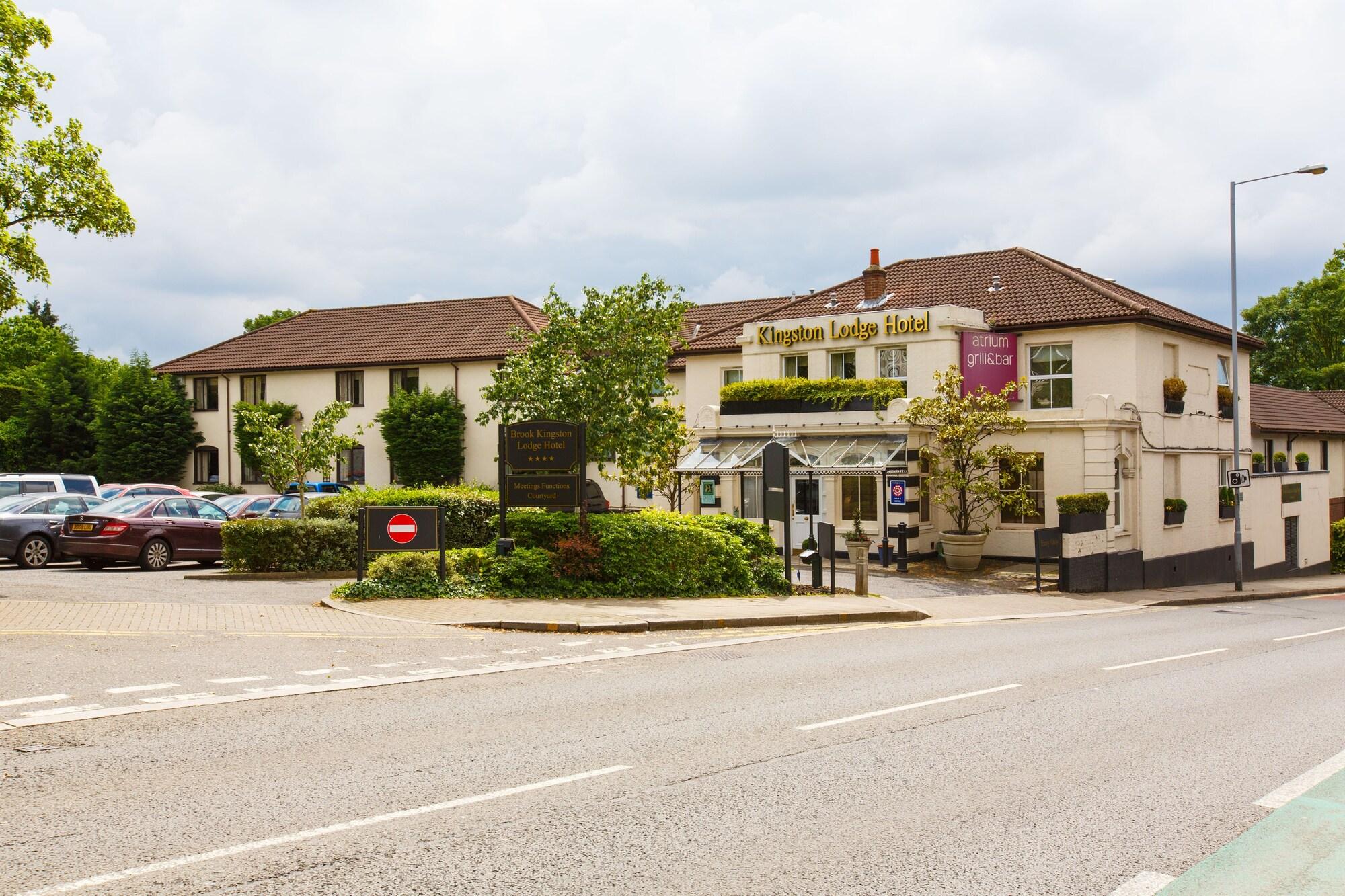 Kingston Lodge Hotel Kingston upon Thames  Eksteriør billede