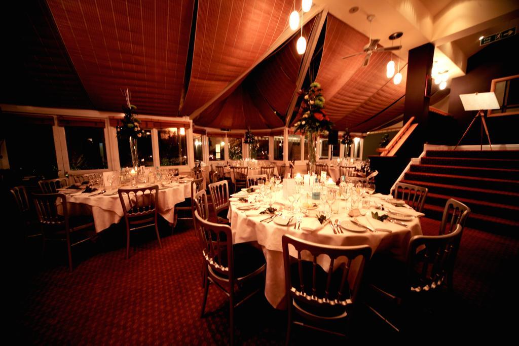 Kingston Lodge Hotel Kingston upon Thames  Eksteriør billede