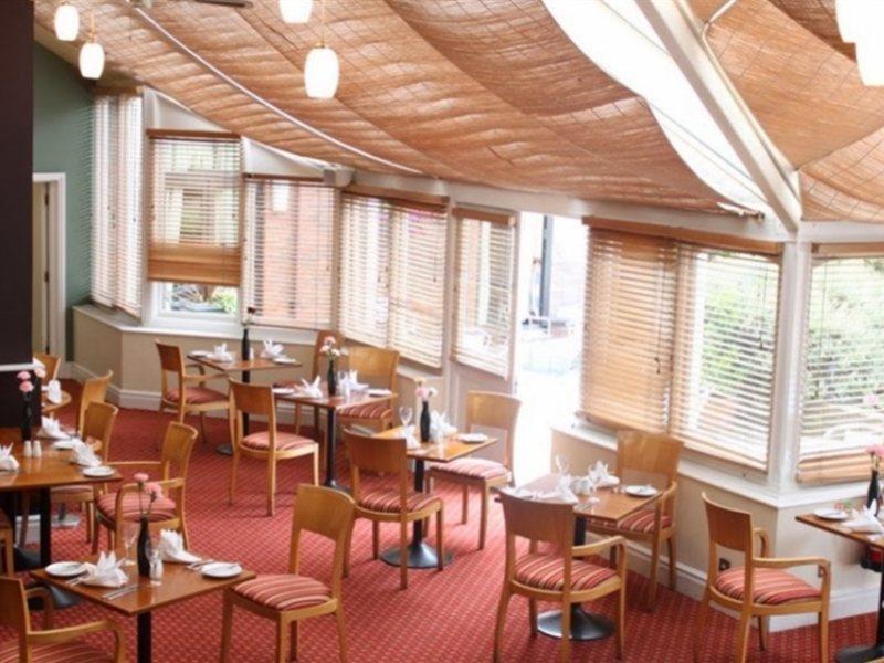 Kingston Lodge Hotel Kingston upon Thames  Eksteriør billede