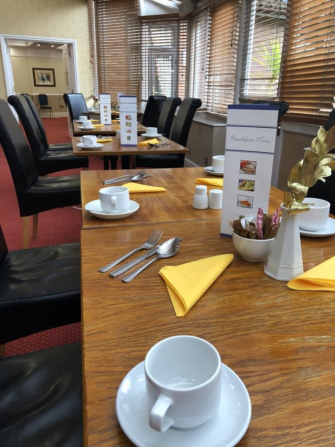 Kingston Lodge Hotel Kingston upon Thames  Eksteriør billede